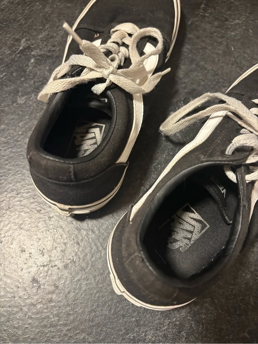 black and white Vans Ward low-top sneakers size 9